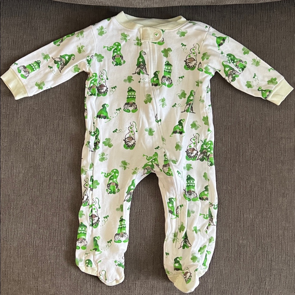 Burt's Bees Baby Cream and Green Gnome & Shamrock Onesie Size 3-6 Months
